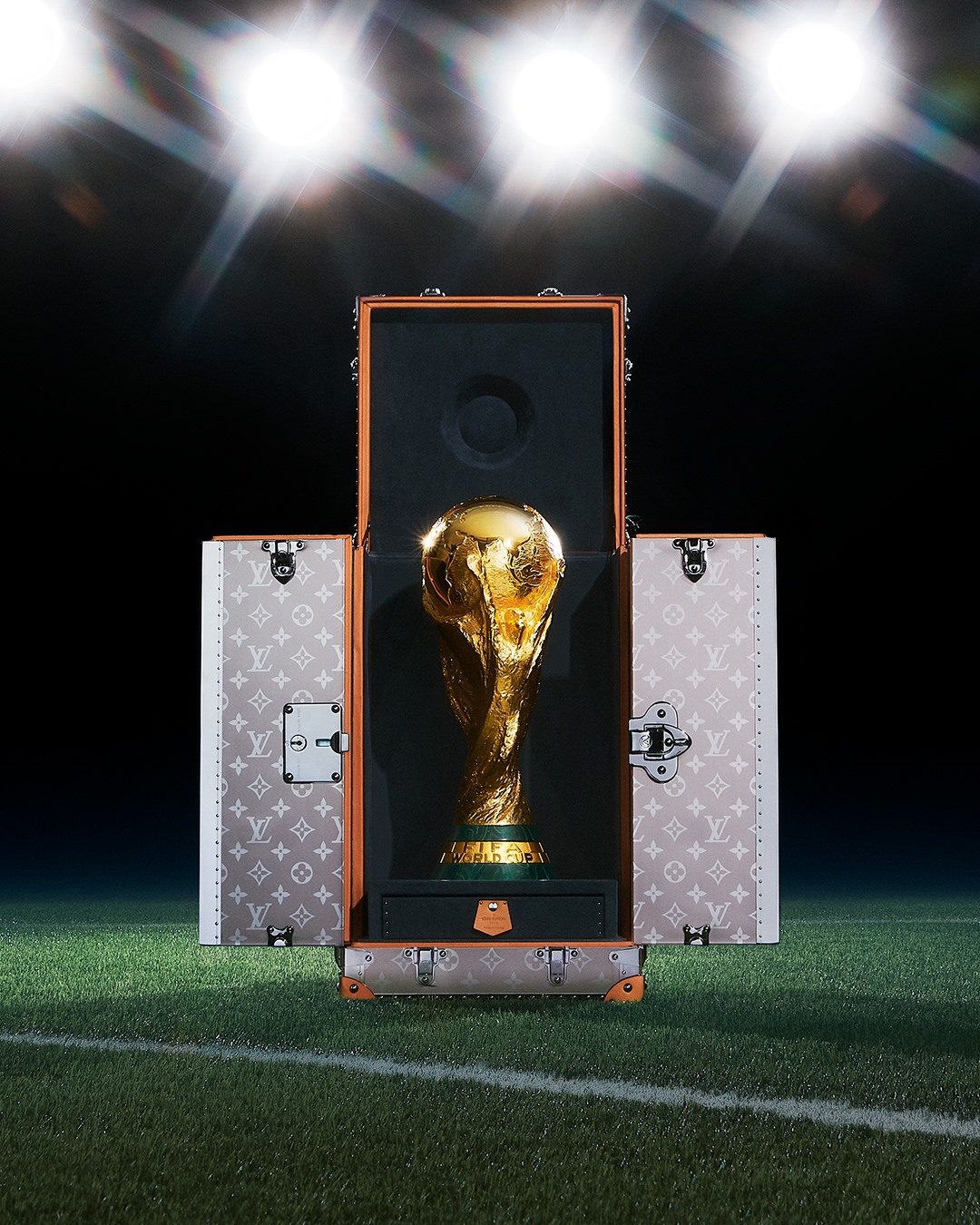 Nhà mốt Louis Vuitton - chủ nhân chiếc vali đựng cúp World Cup 2022 cũng đăng bài chúc mừng nhà vô địch Argentina. Ảnh: Louis Vuitton