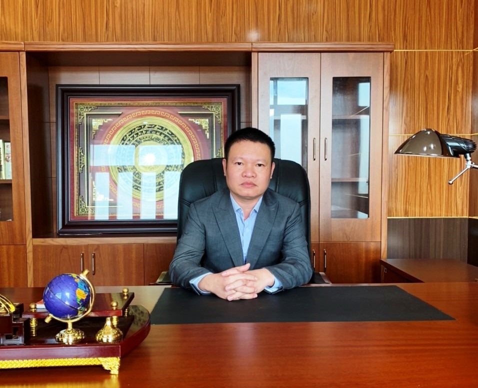 Ông Trần Quang Thưởng - Phó Tổng Giám đốc Công ty CP Tập đoàn Hoành Sơn khẳng định thông tin doanh nghiệp không nợ thuế quá hạn hơn 100 tỉ. Ảnh: Hải Đăng