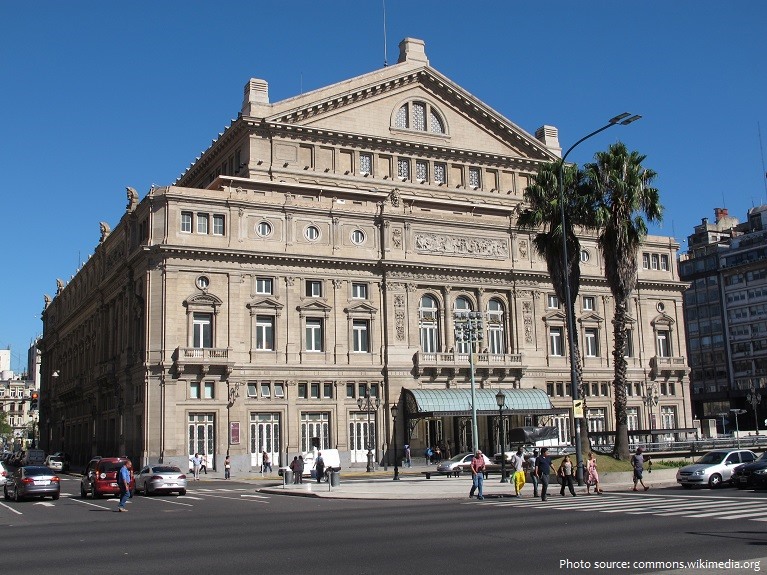 Teatro Colón là nhà hát opera chính ở Buenos Aires. Nó được coi là một trong mười nhà hát opera tốt nhất trên thế giới bởi National Geographic, và được coi là một trong năm địa điểm tổ chức buổi hòa nhạc tốt nhất trên thế giới. Colón hiện tại đã thay thế một nhà hát ban đầu mở cửa vào năm 1857. Ảnh: commons.wikimedia