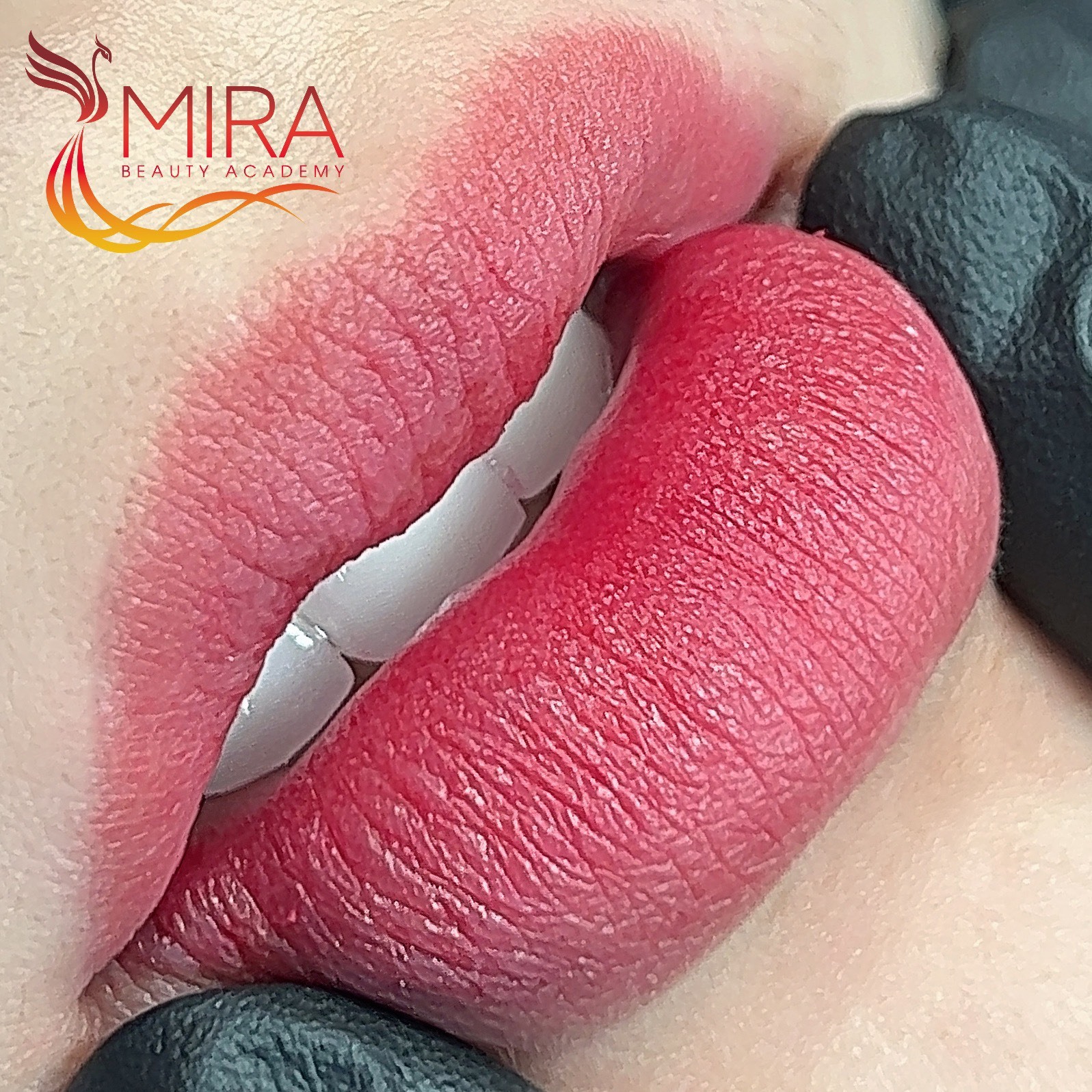 Thẩm mỹ viên Mira Beauty Academy mang tới vẻ đẹp hoàn hảo cho phụ nữ (Ảnh: Thẩm mỹ viện Mira Beauty Academy)