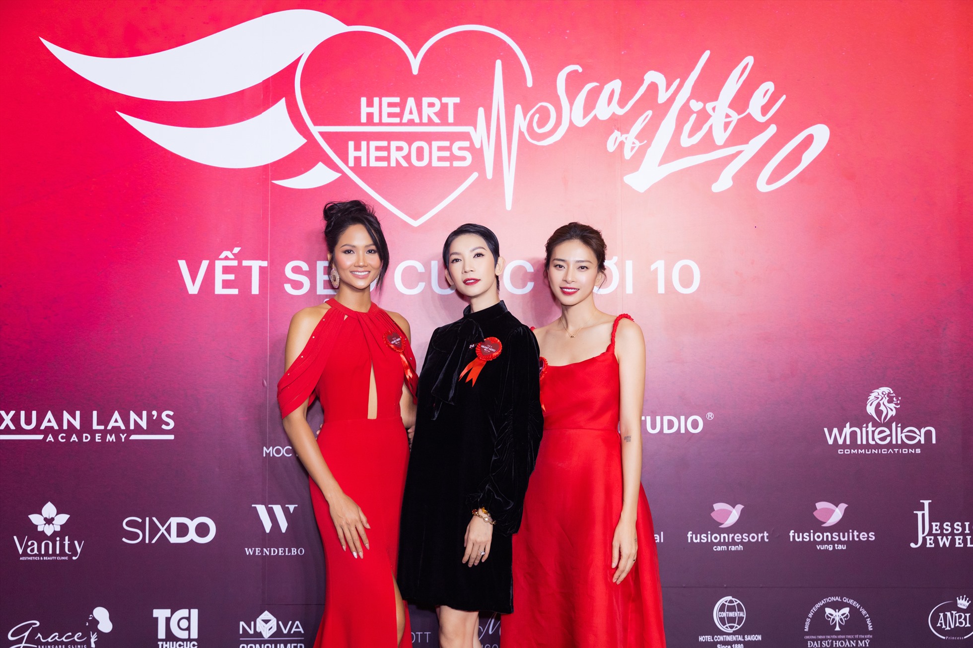 Hoa hậu H'Hen Niê, siêu mẫu Xuân Lan, Ngô Thanh Vân đều dành nhiều tâm huyết cho sự kiện ý nghĩa này. Ảnh: Kiếng Cận.