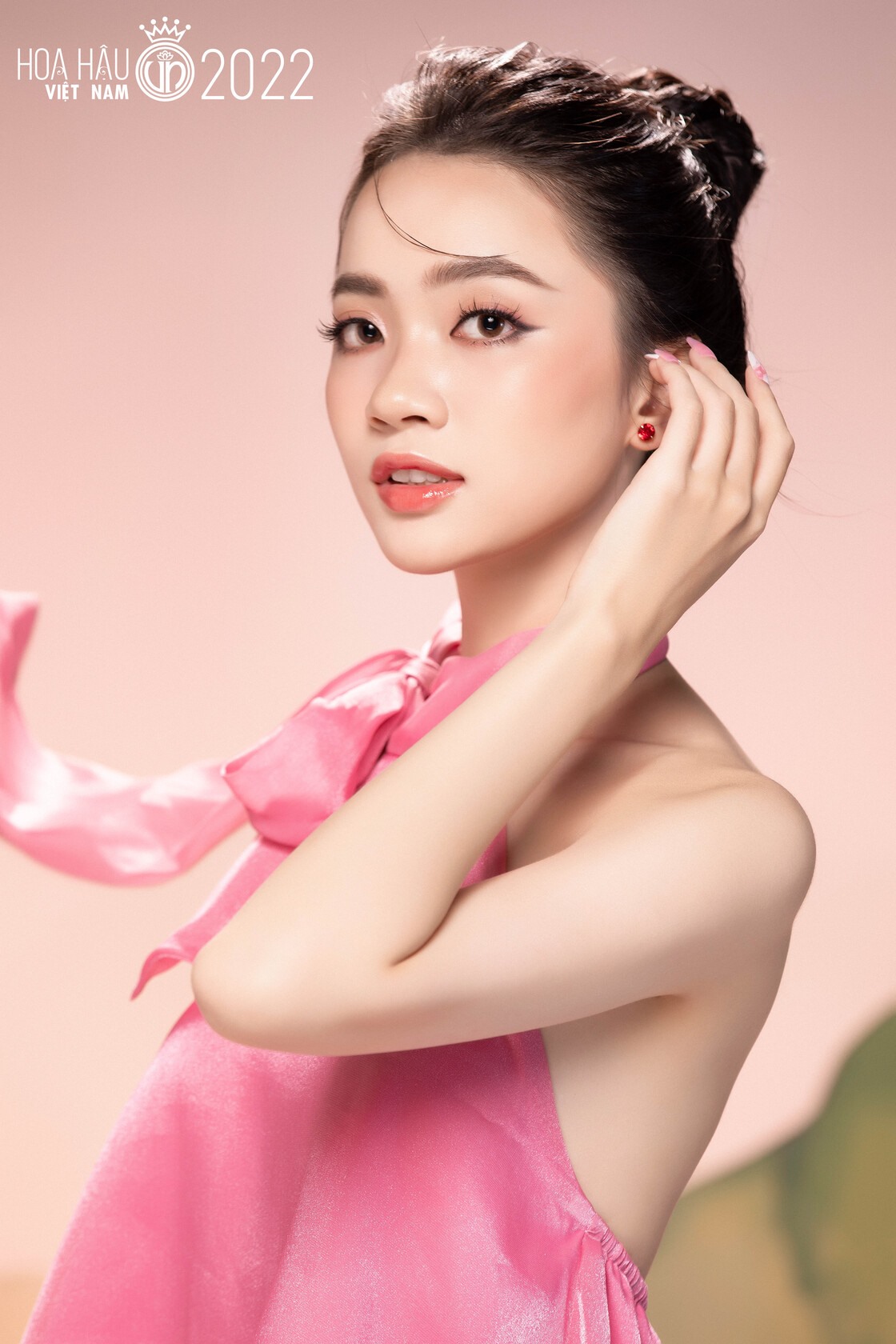 Bùi Thảo Linh cũng là thí sinh nhỏ tuổi nhất tại Hoa hậu Việt Nam 2022. Ảnh: Lê Thiện Viễn.