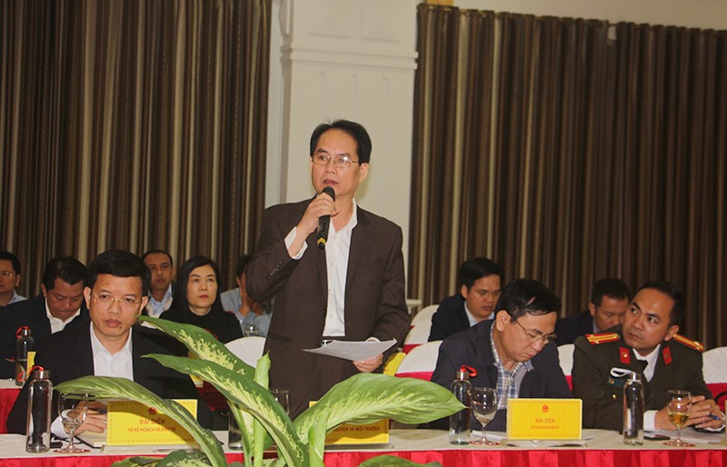 Ông Võ Văn Ngọc – Phó Giám đốc Sở Tài nguyên và Môi trường phát biểu tại buổi họp báo. Ảnh: Quỳnh Trang