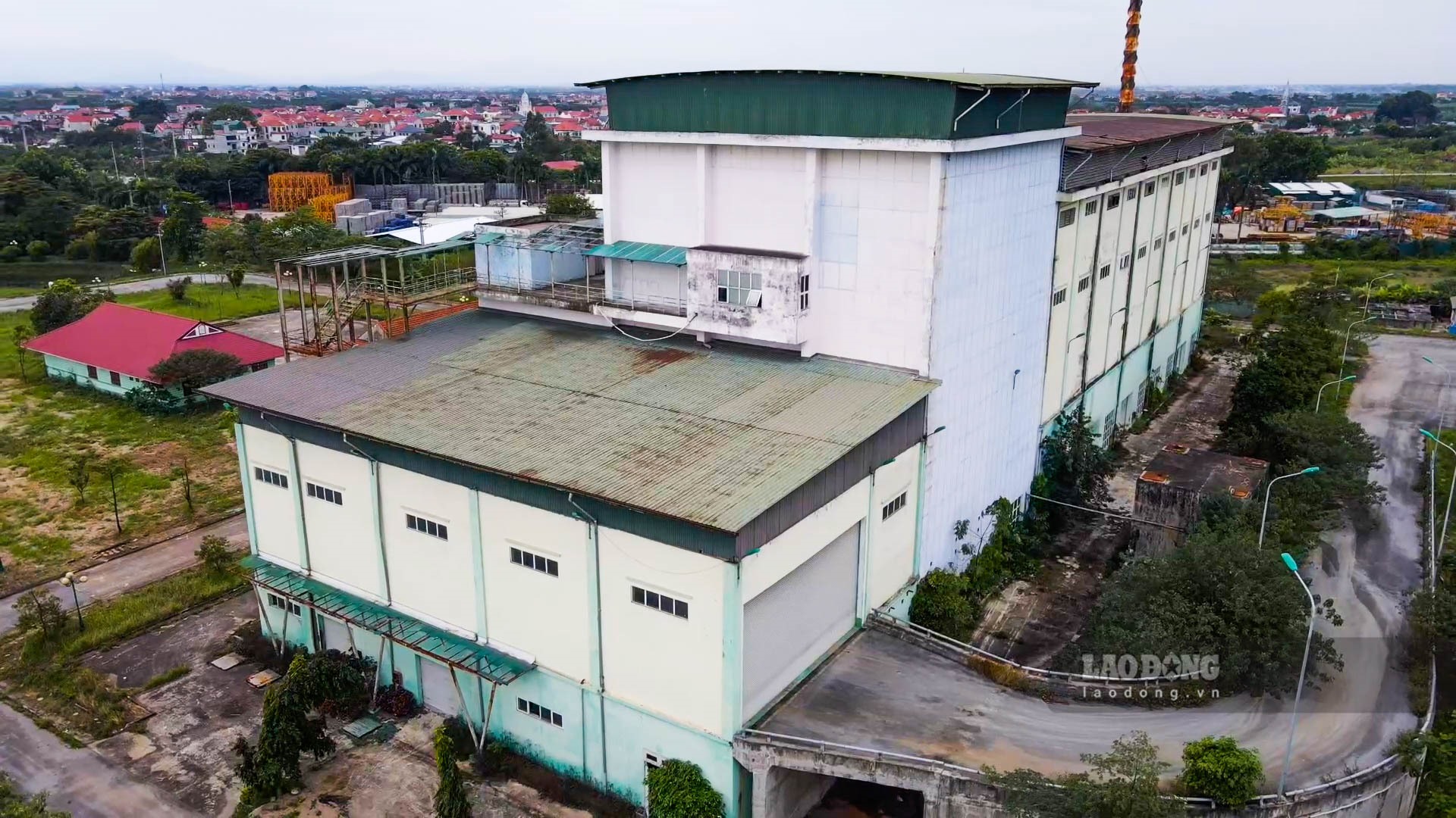 Theo báo cáo của Sở Xây dựng Hà Nội, từ thời điểm hoạt động đến năm 2018, nhà máy đã ngừng tiếp nhận rác 5 lần với tổng số 777 ngày.