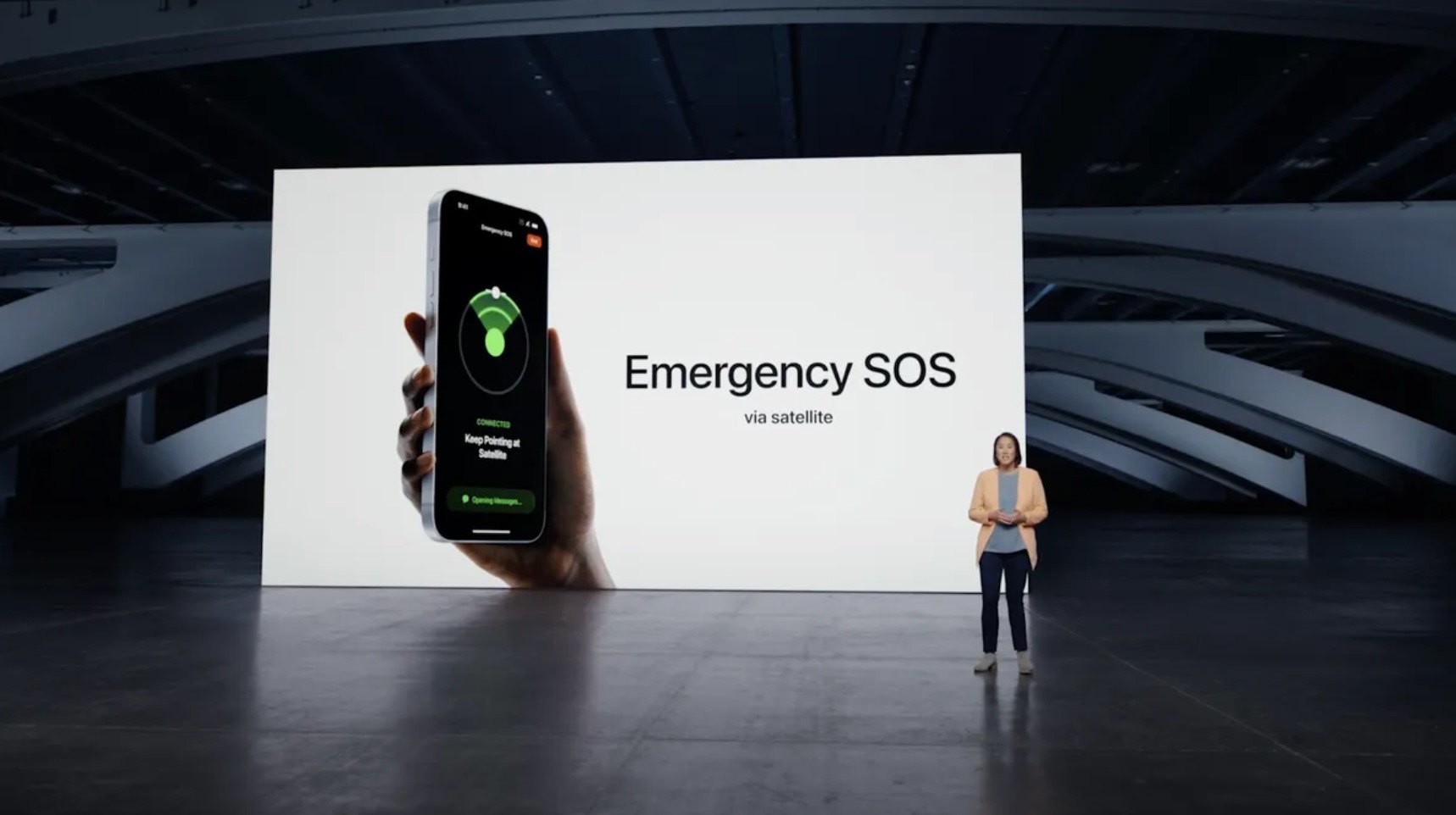 Tính năng nhắn tin SOS qua vệ tinh được giới thiệu cùng iPhone 14 vào tháng 9 nhưng mới chỉ bắt đầu hoạt động từ giữa tháng 11 năm nay. Ảnh: Apple