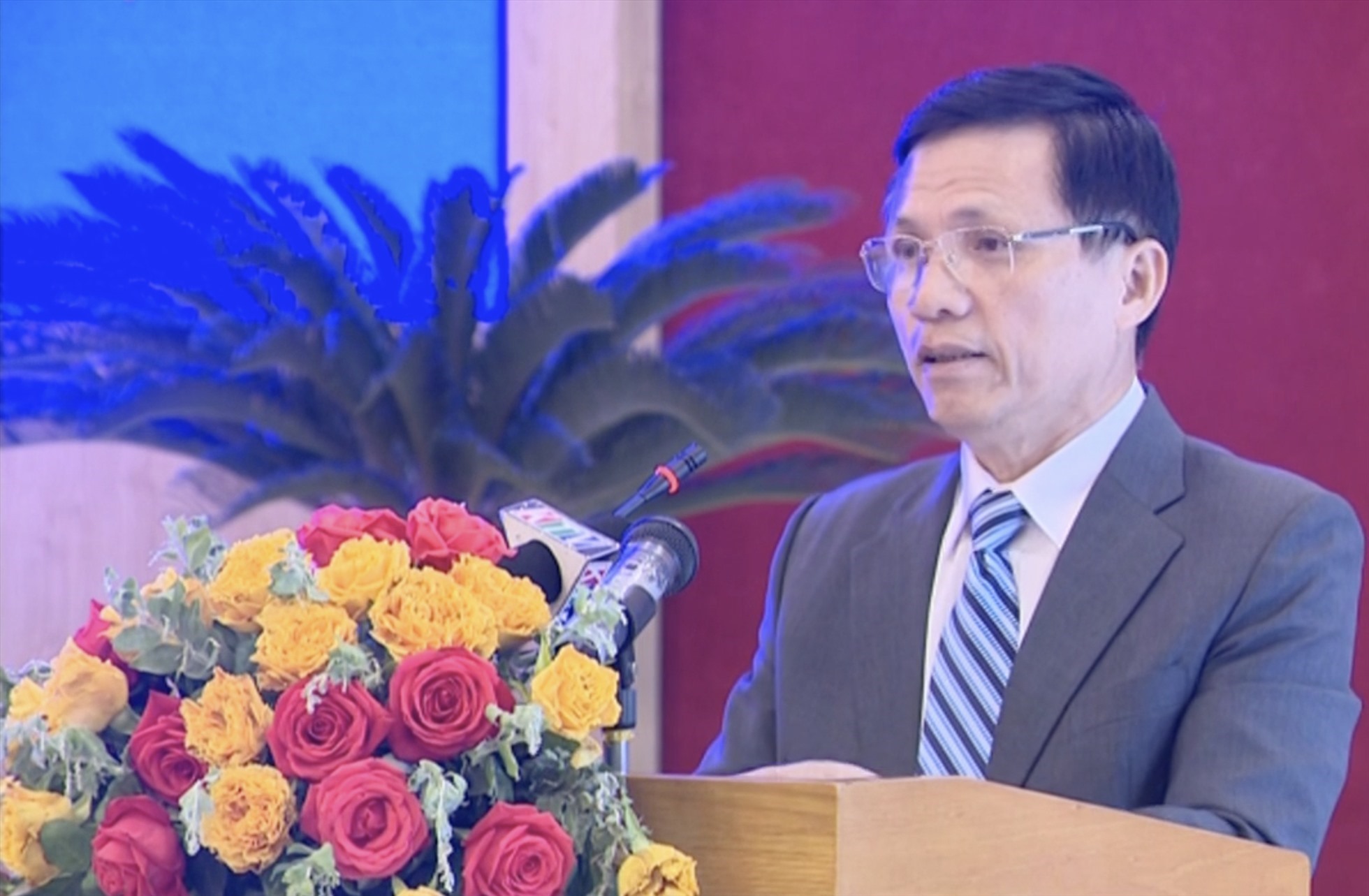 Ông Bùi Xuân Minh nói rằng Công ty Anh Khoa Trúng thầu là đúng quy định, không ưu ái doanh nghiệp. Ảnh Thu Cúc