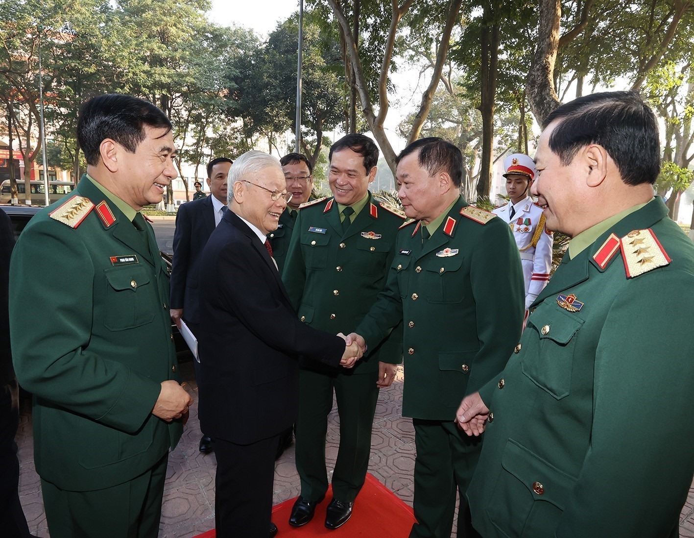 Tổng Bí thư Nguyễn Phú Trọng cùng các đại biểu dự Hội nghị Quân chính toàn quân 2022. Ảnh: Trọng Đức