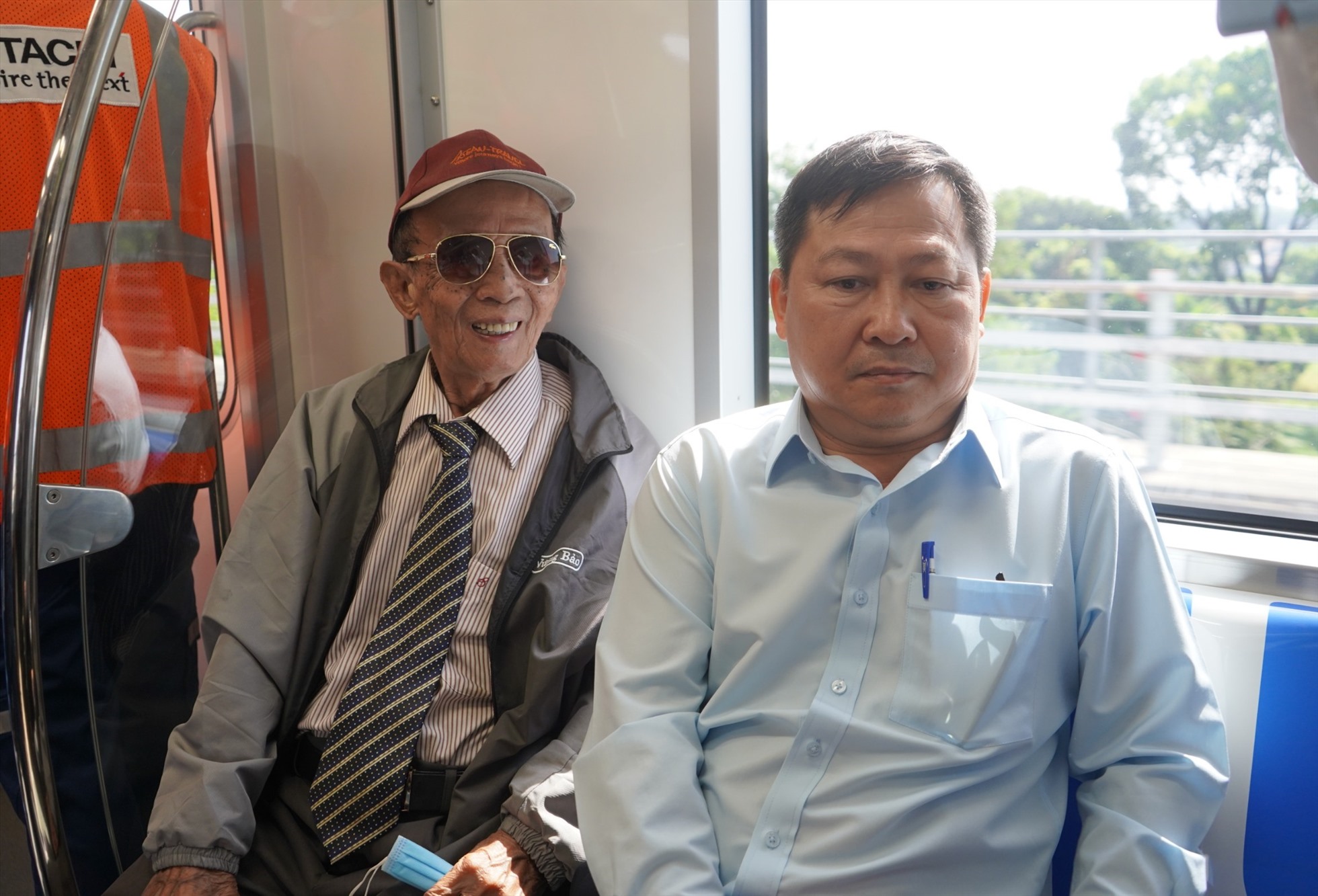Đi thử tàu metro số 1, ông Hà Ngọc Trường – Phó Chủ tịch Hội cầu đường cảng TPHCM, cho biết rất mừng và mong dự án sớm hoàn thành và khai thác thương mại trong năm 2023.