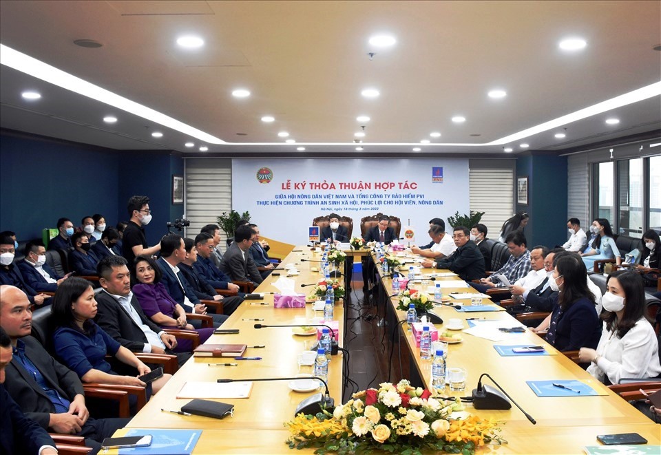 Lễ ký kết thỏa thuận hợp tác giữa Bảo hiểm PVI với Trung ương Hội Nông dân Việt Nam ngày 18.3.2022. Ảnh: T.Bình