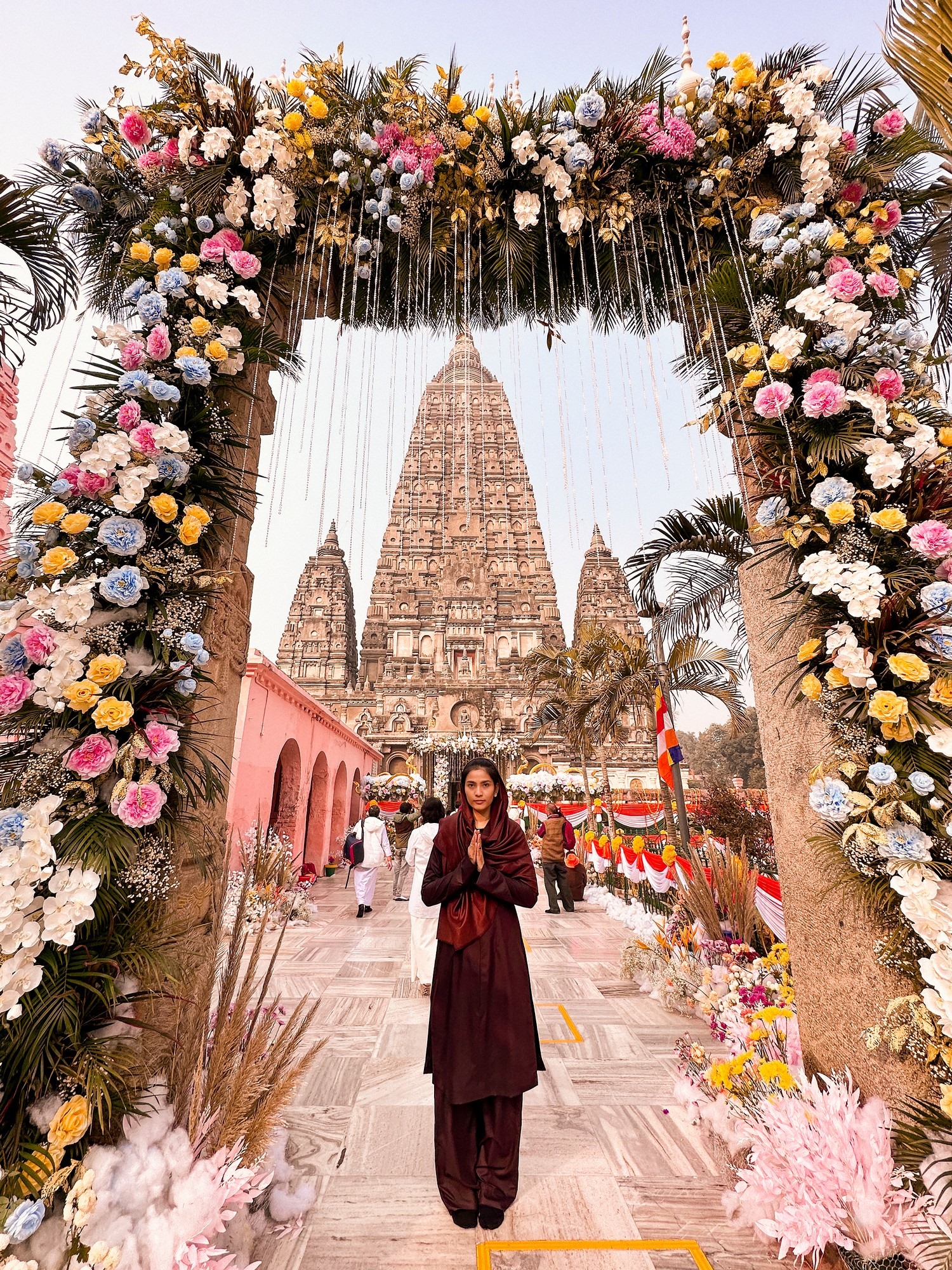 Bodh Gaya (Bồ Đề Đạo Tràng) là thị trấn nhỏ, nằm phía đông nam bang Bihar, Ấn Độ. Ngày nay, nơi đây là một trong những điểm du lịch hàng đầu châu Á, thu hút hàng triệu tín đồ hành hương vì có Cội Bồ Đề (danh hiệu trong Phật Giáo, tôn xưng một cây Bồ Đề cổ thụ), nơi Đức Phật Thích Ca đã thành đạo.
