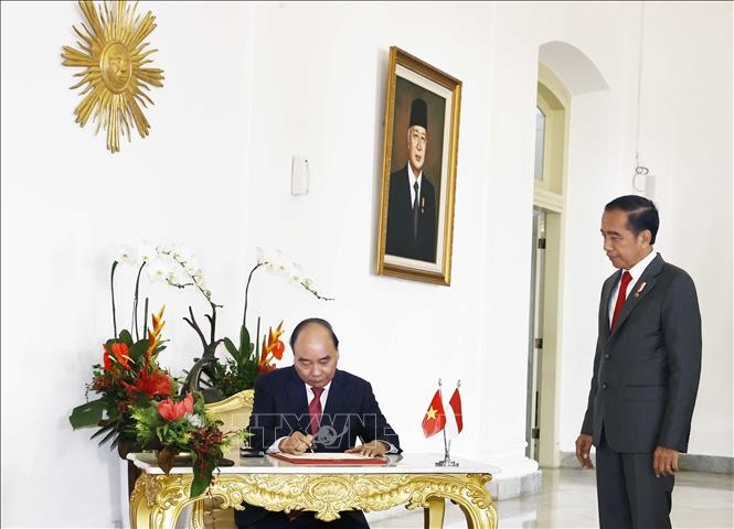 Từ khi trở thành đối tác chiến lược năm 2013, Việt Nam -Indonesia đã có 4 chuyến thăm cấp nhà nước. Lãnh đạo cấp cao hai nước thường xuyên có các cuộc gặp song phương bên lề hội nghị quốc tế, trao đổi thông qua điện đàm. Ảnh: TTXVN