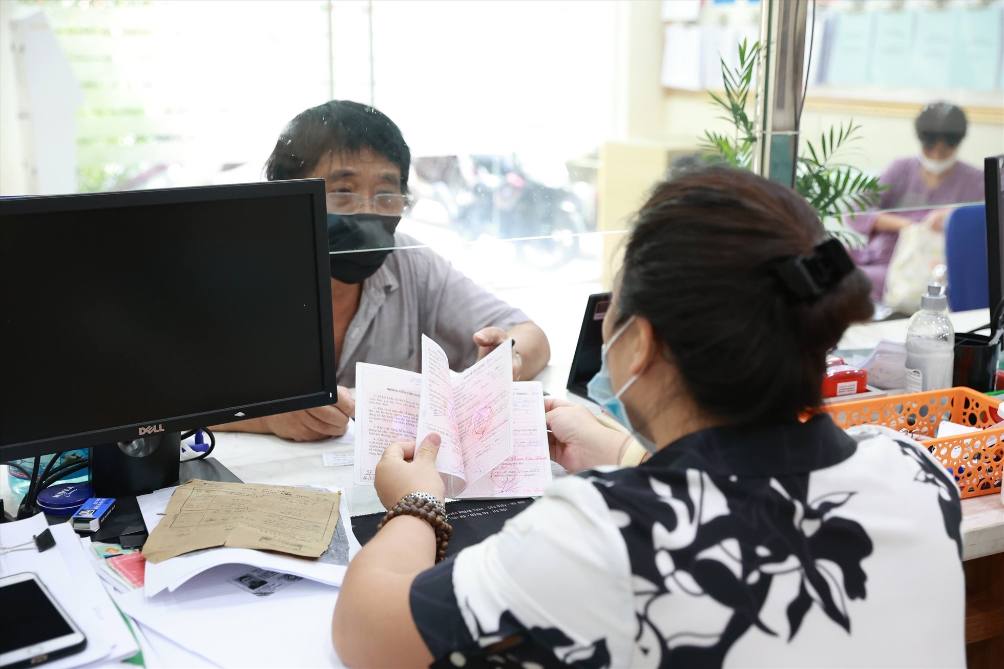 Công chức cấp tỉnh được phân thành 6 ngạch. Ảnh minh hoạ: Hải Nguyễn