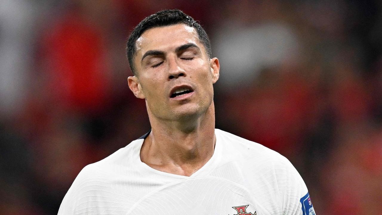 Người hâm mộ Cristiano Ronaldo cho rằng, những dòng tweet của FIFA có tính chế giễu siêu sao người Bồ Đào Nha. Ảnh: AFP