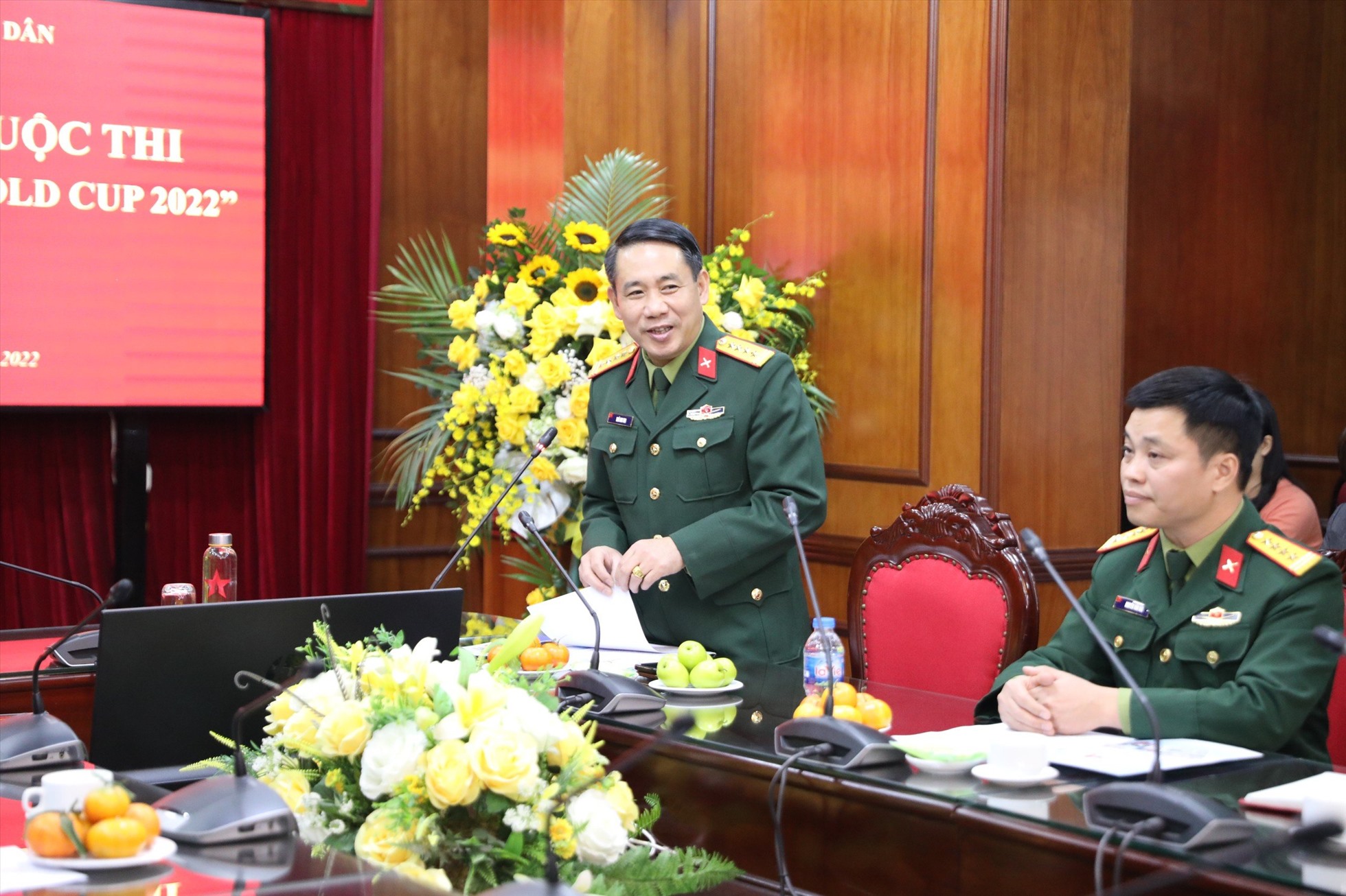 Đại tá Ngô Anh Thu, Phó tổng biên tập Báo Quân đội nhân dân, phát biểu tại lễ trao giải. Ảnh: H.A