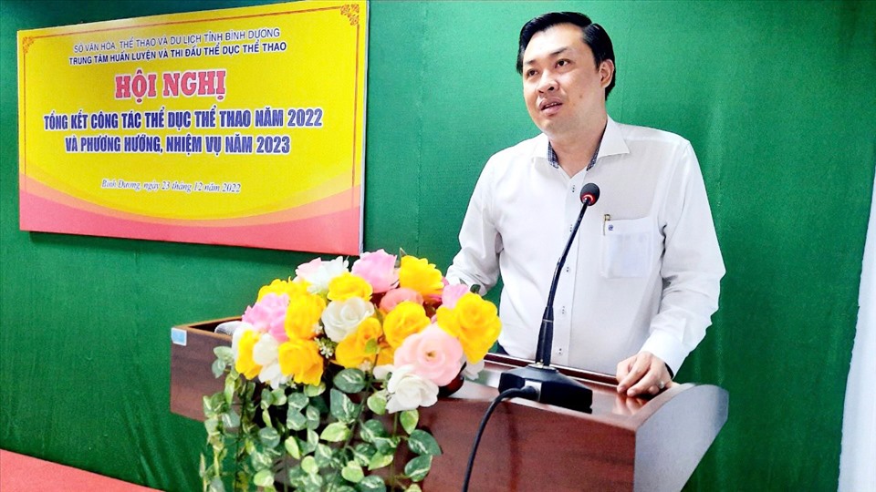 Phó Giám đốc Sở Văn hoá Thể thao và Du lịch tỉnh Bình Dương Cao Văn Chóng phát biểu tại Lễ tổng kết. Ảnh: Hoàng Anh
