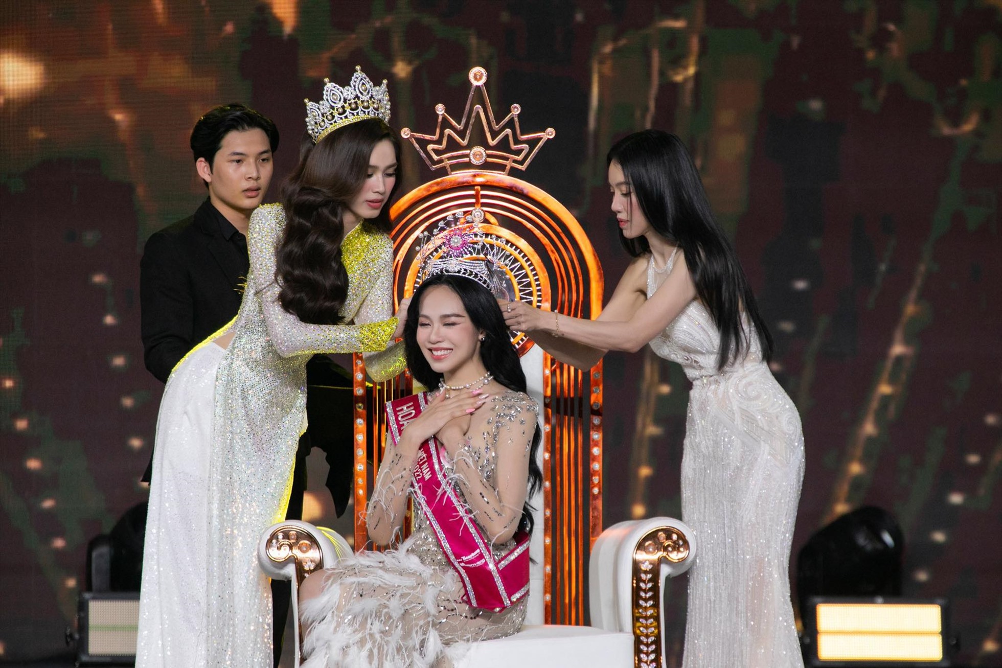 Huỳnh Thị Thanh Thủy đến từ Đà Nẵng đã xuất sắc vượt qua 34 thí sinh còn lại để giành danh hiệu Hoa hậu Việt Nam 2022.