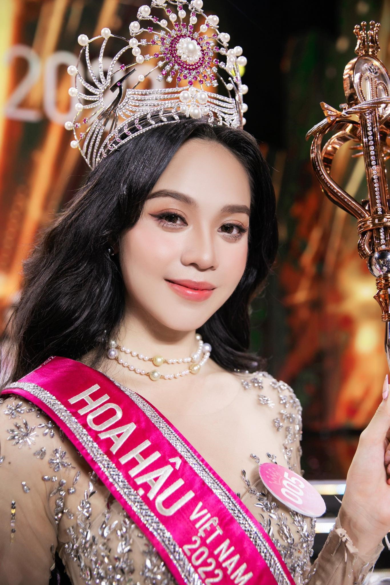 Cận cảnh nhan sắc của Tân hoa hậu Việt Nam 2022 trong đêm đăng quang