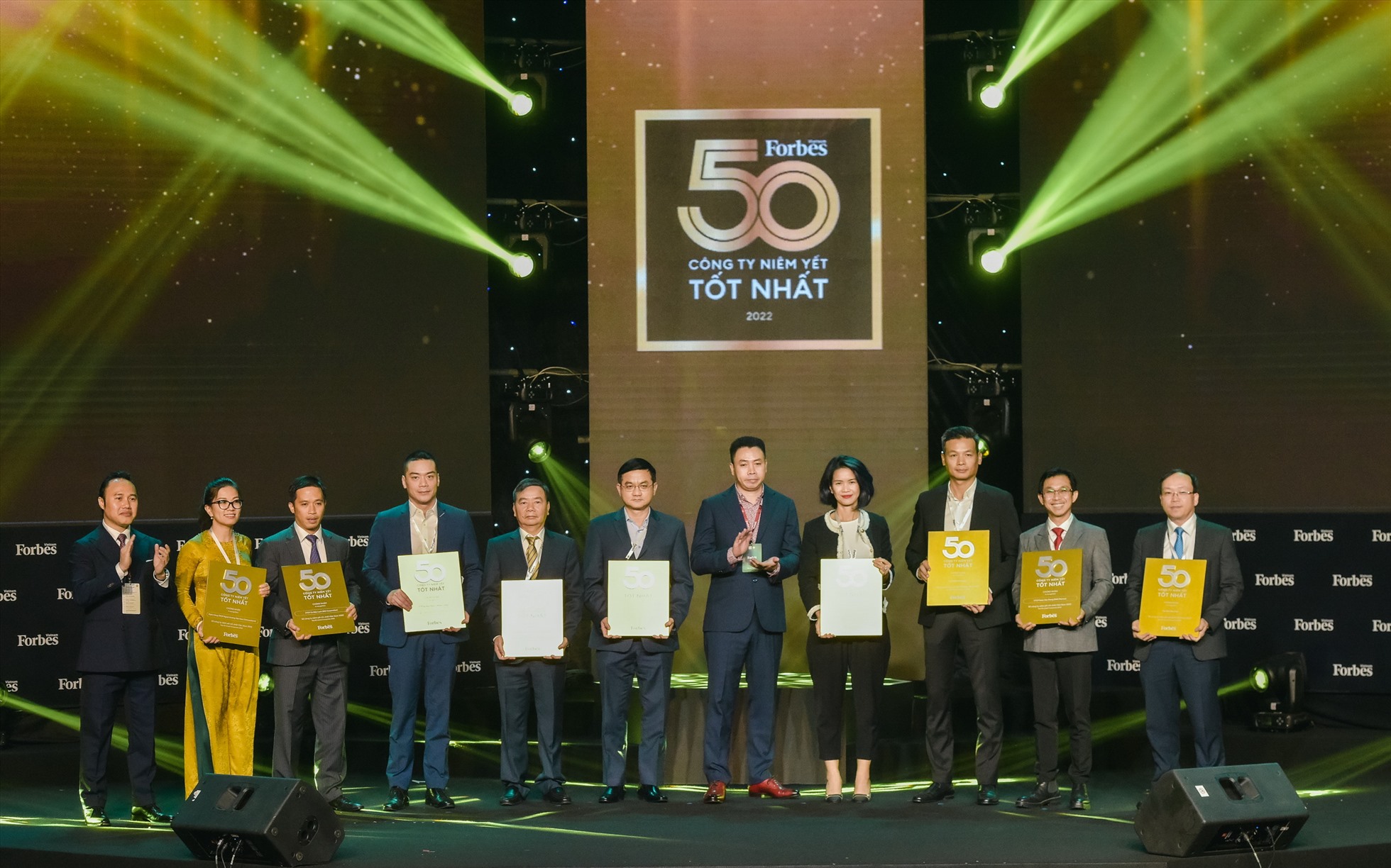 PV GAS đứng trong 9 công ty 10 năm liên tiếp nhận Vinh danh của Forbes “Top50 Công ty niêm yết tốt nhất Việt Nam. Ảnh: PV GAS