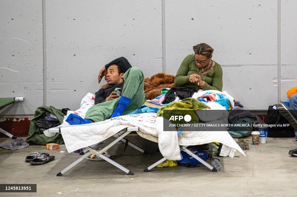 Người vô gia cư ở nơi trú ẩn khẩn cấp tại Broadbent Arena, Louisville, Kentucky. Ảnh: AFP