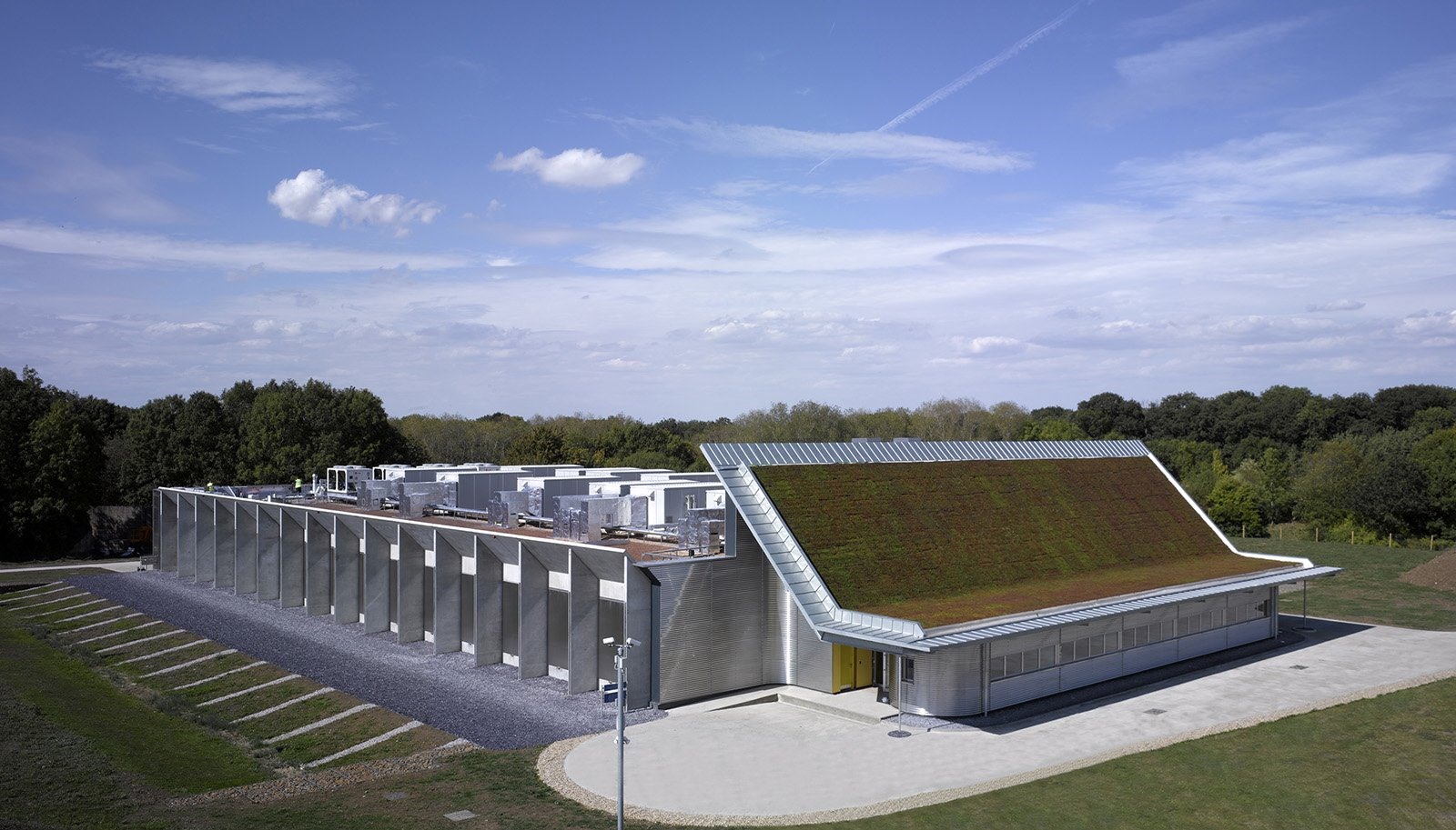 Trung tâm lưu trữ phim quốc gia của Anh có độ kín khí tốt hơn 97% so với một tòa nhà sử dụng ít năng lượng điển hình.