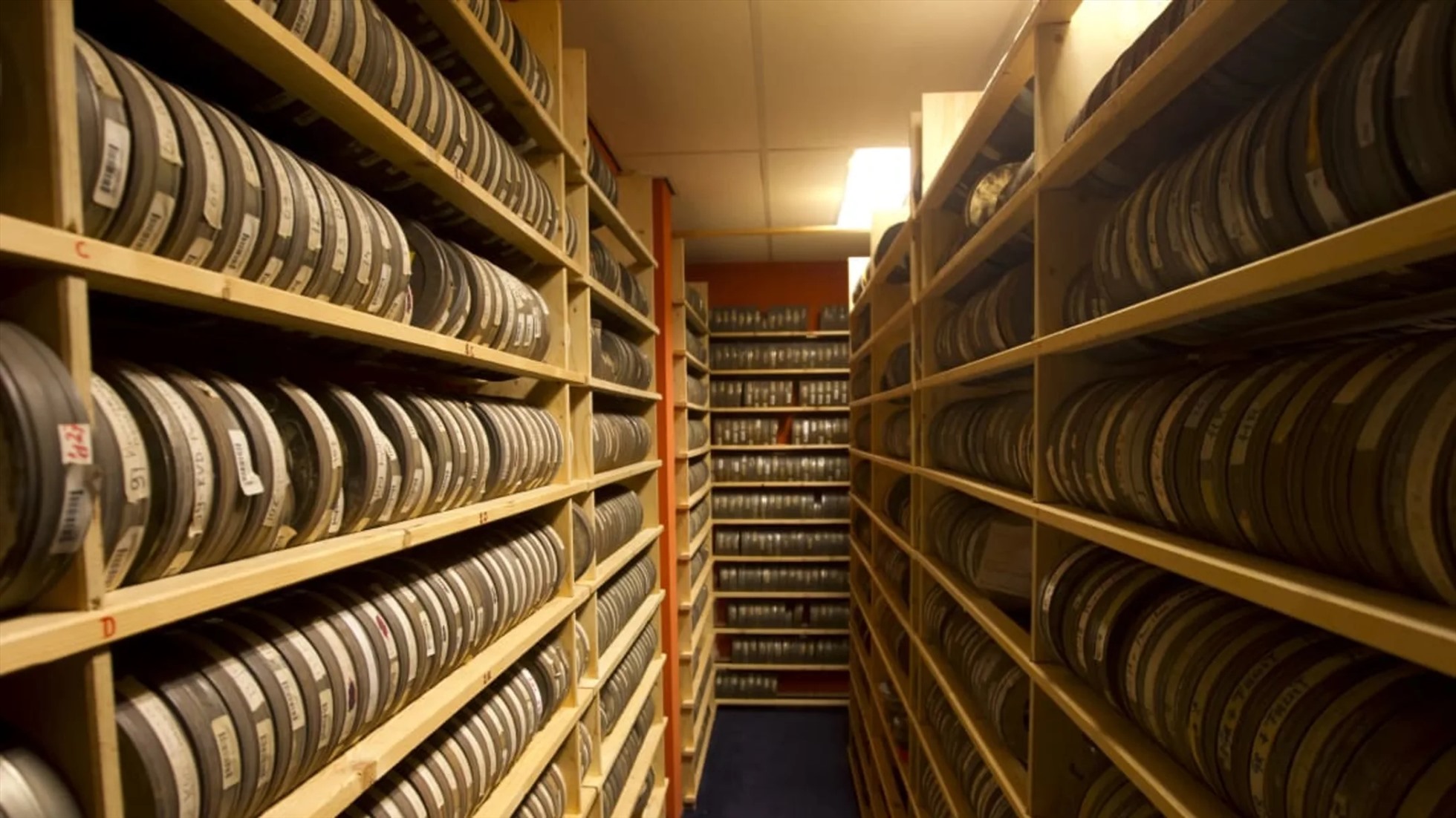 Những thước phim được bảo tồn tại Mỹ. Ảnh: Metal Floss