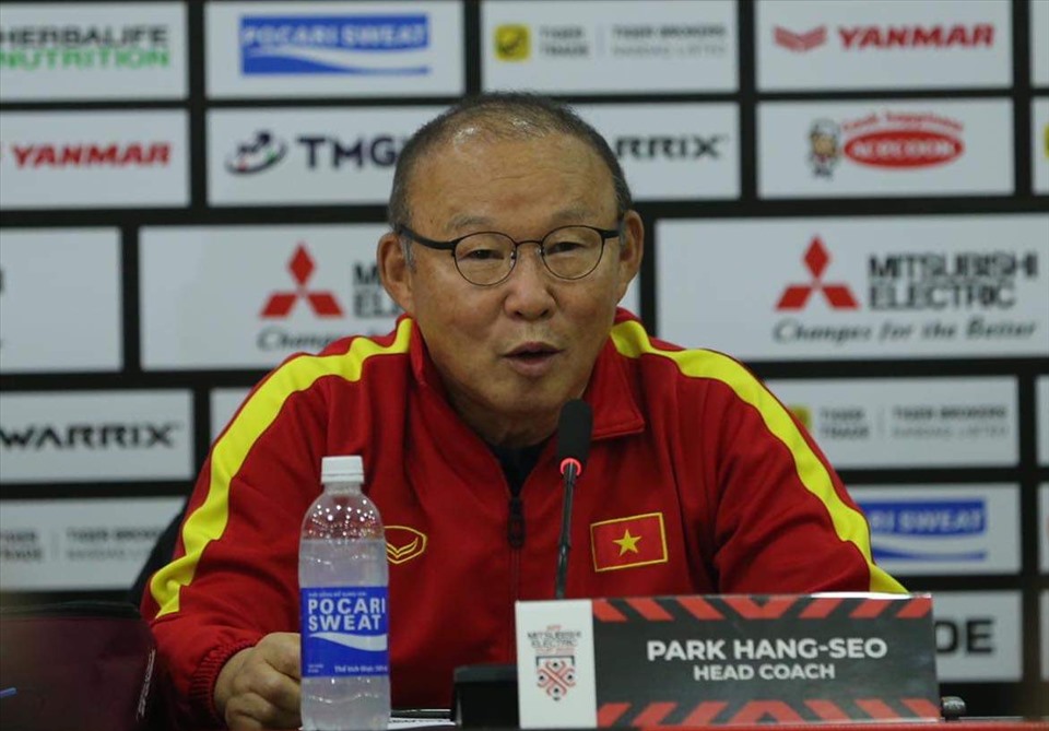 Huấn luyện viên Park Hang-seo phân tích đối thủ Malaysia trong buổi họp báo trước trận đấu. Ảnh: An Nguyên