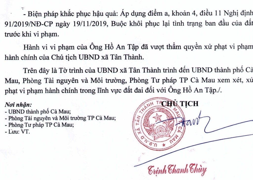 Một phần nội dung tờ trình của UBND xã Tân Thành, thành phố Cà Mau đề nghị buộc khôi phục lại hiện trạng ban đầu sau khi căn biệt thư đã gần như hoàn thành. Ảnh: Nhật Hồ
