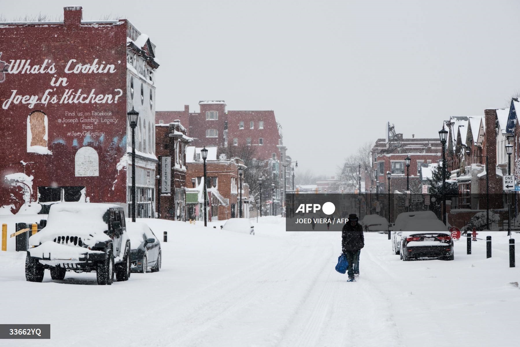 Con đường phủ đầy tuyết ở Buffalo, New York, Mỹ ngày 26.12. Ảnh: AFP