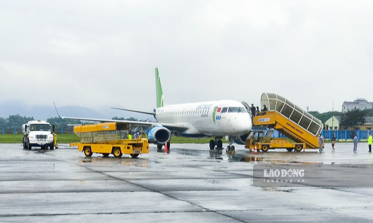Hiện nay Cảng hàng không Điện Biên vẫn đang trong giai đoạn nâng cấp nhưng vẫn duy trì khai thác các chuyến bay từ Hà Nội và TP Hồ Chí Mình