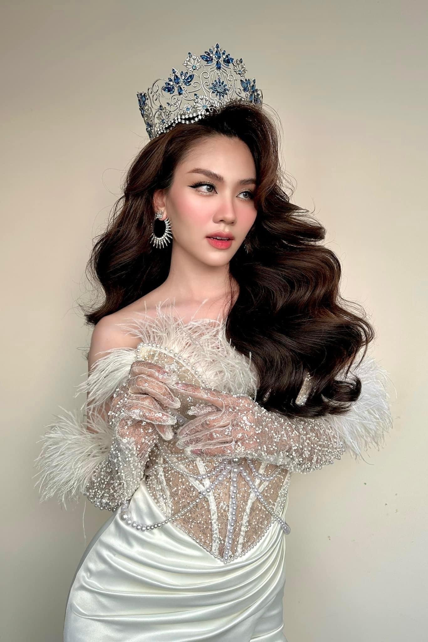 Đăng quang Miss World Việt Nam