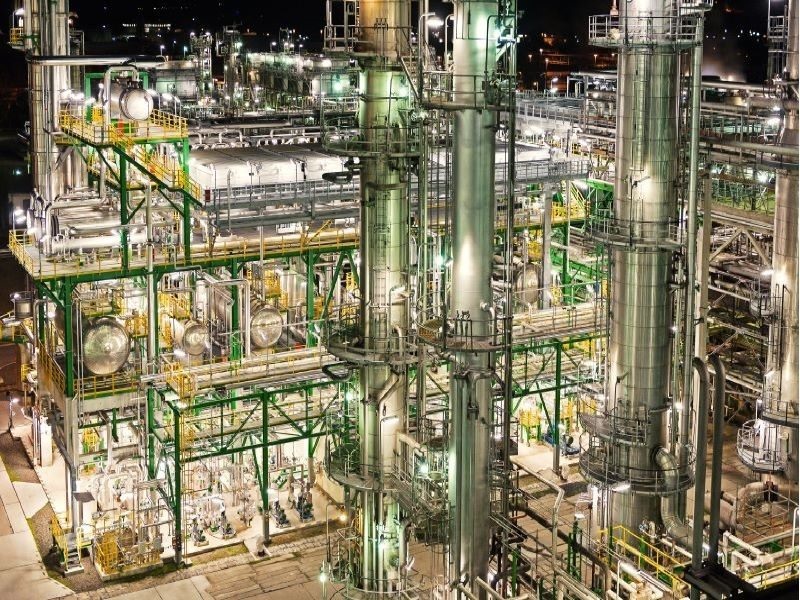 Nhà máy lọc dầu PCK Schwedt ở Đức. Ảnh: NS Energy