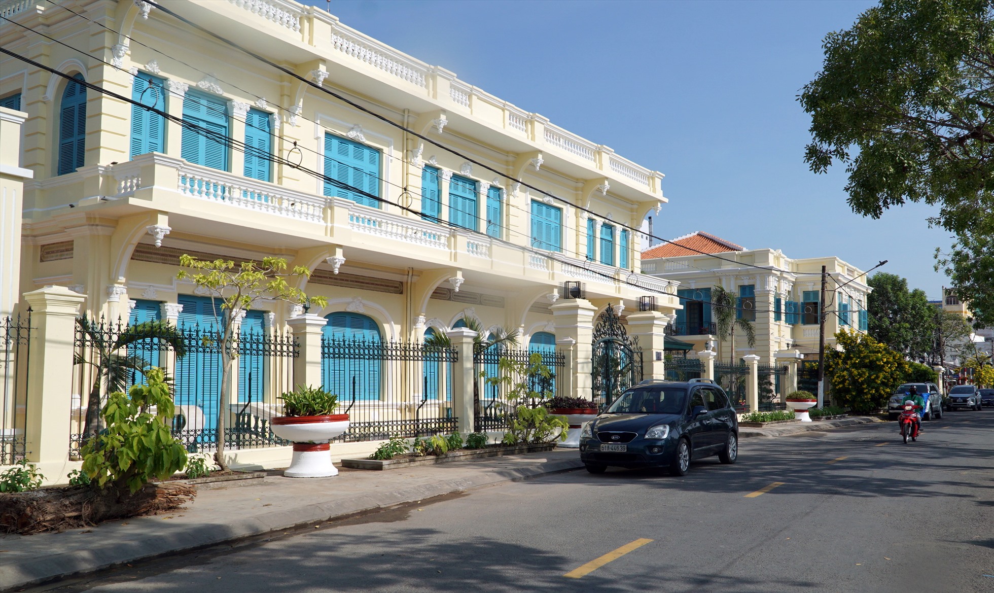 Công trình Khu văn hóa Đa năng ngoài công lập Công tử Bạc Liêu được xây dựng trên khuôn viên rộng hơn 18.000m2, với vốn đầu tư hơn 1.000 tỉ đồng gồm cụm nhà văn hóa, bảo tàng lịch sử, nơi du khách có thể tìm hiểu và trải nghiệm không gian văn hóa Bạc Liêu từ những năm 90, kết hợp cùng khu nghỉ dưỡng khách sạn 4 sao, khu vườn Pháp, khu vui chơi, quảng trường, trung tâm hội nghị, nhà hàng... Sẽ đảm bảo vừa có thể giữ được những giá trị tinh hoa văn hóa trong lịch sử, vừa mang nét hiện đại của tương lai, nơi hội tụ những giá trị bất biến theo thời gian, không gian và lịch sử.