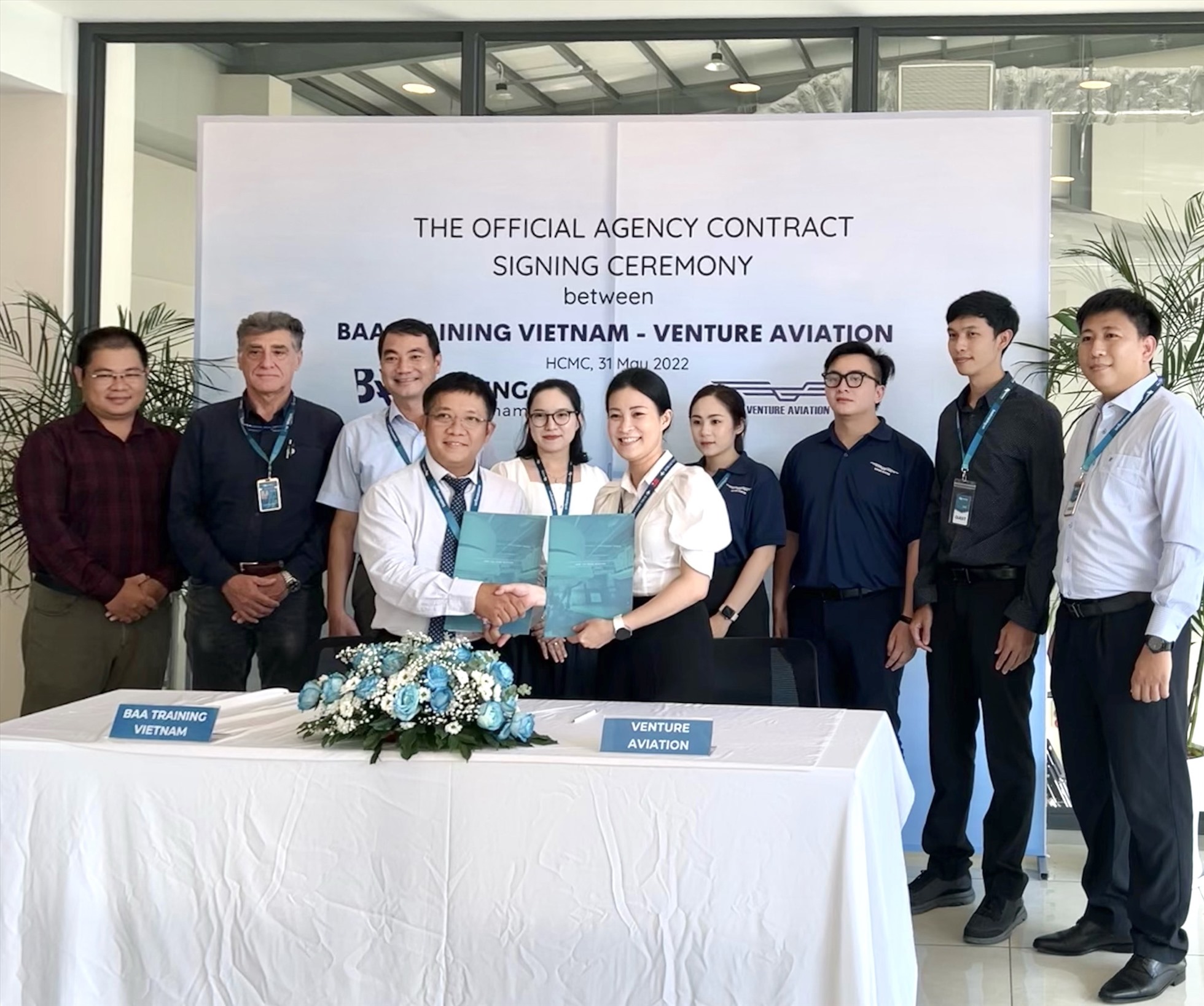Buổi ký kết hợp tác giữa Venture Aviation và BAA Training Vietnam. Ảnh: VAFT.