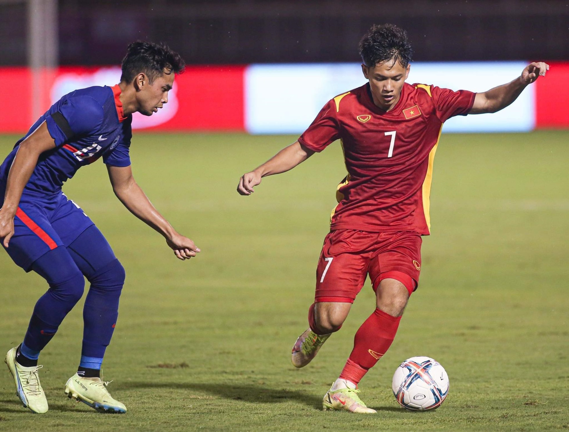 Tuyển Việt Nam được đánh giá cao hơn hẳn Singapore ở trận đấu diễn ra hôm 30.12. Ảnh: Thanh Vũ