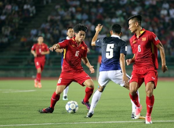 Tuyển Việt Nam từng đánh bại Campuchia trên sân khách tại vòng loại Asian Cup 2019. Ảnh: VFF