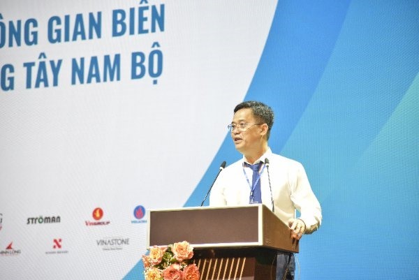 Ông Lê Quốc Anh - Phó Chủ tịch UBND tỉnh Kiên Giang - phát biểu tại hội thảo. Ảnh: Phú Quốc