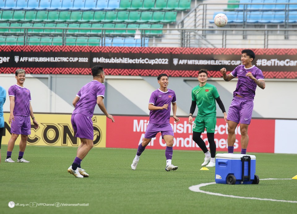 Tuyển Việt Nam cần thêm 1 chiến thắng để chắc chắn giành tấm vé vào bán kết AFF Cup 2022. Ảnh: VFF