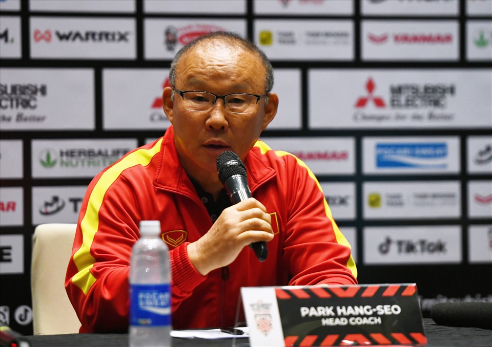 Huấn luyện viên Park Hang-seo muốn bảo toàn lực lượng sau trận đấu với tuyển Singapore. Ảnh: Xuân Trang