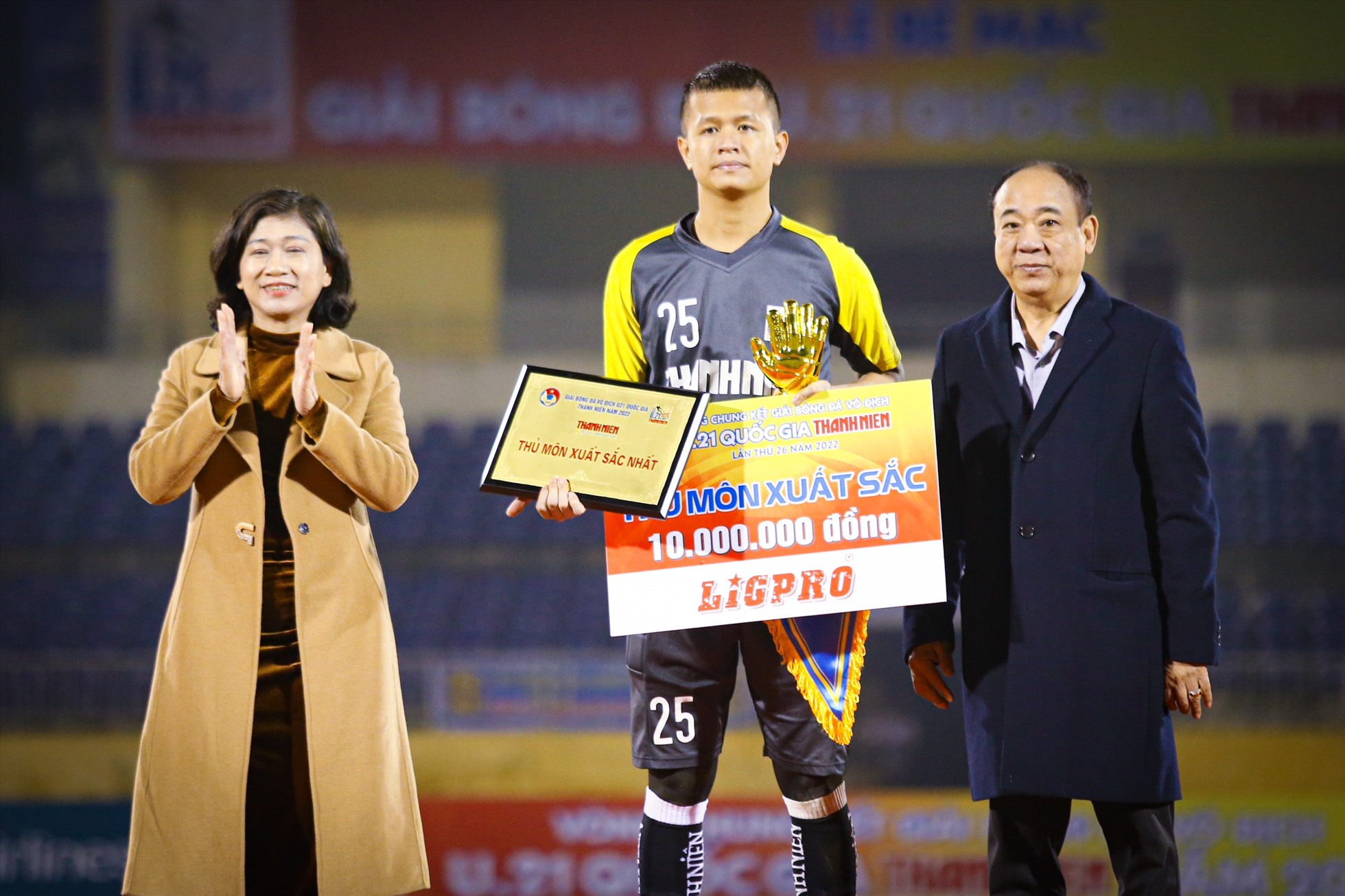 Giải thủ môn xuất sắc được trao cho Phan Văn Đông Điền của U21 Bình Dương.