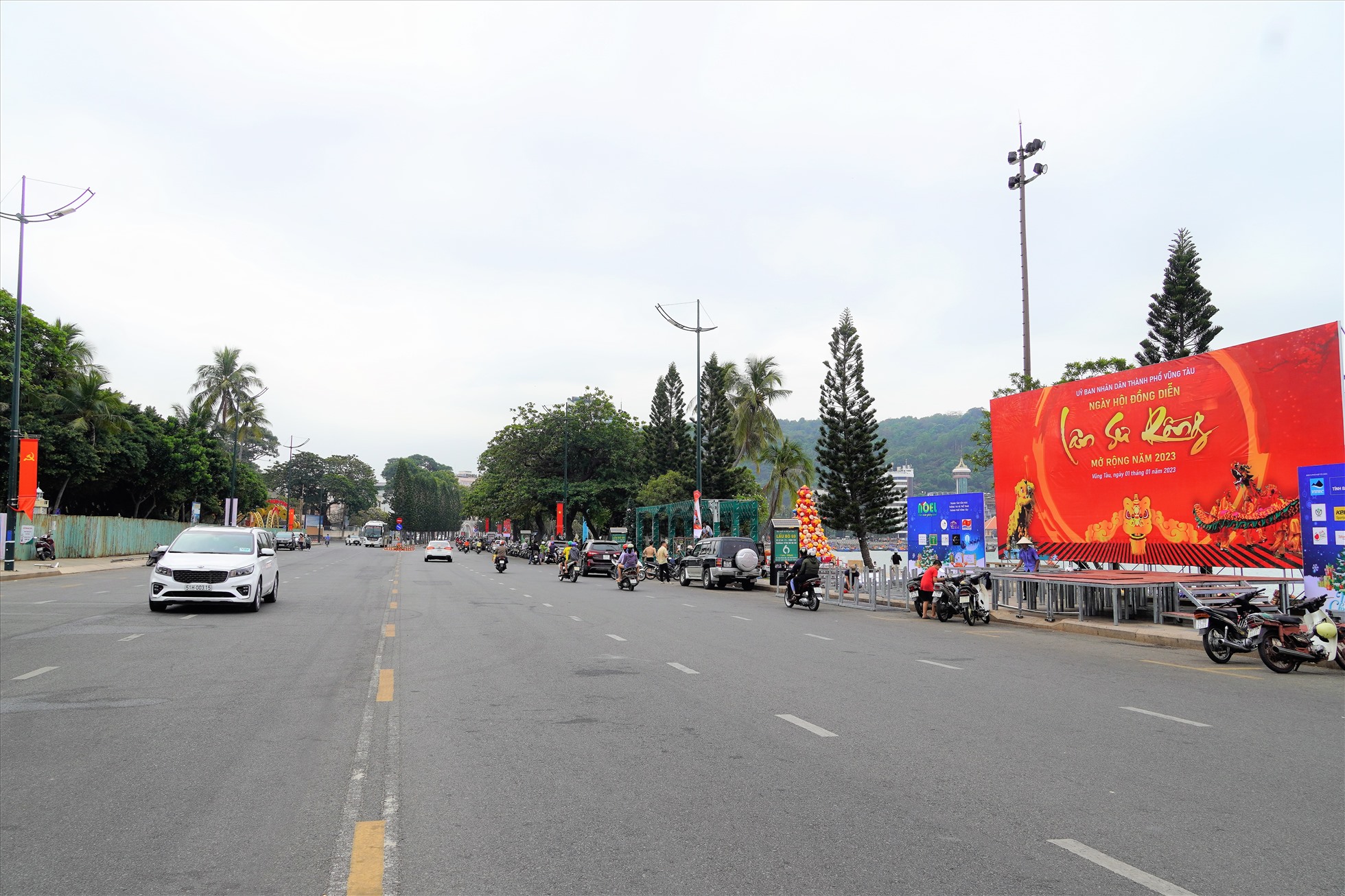 Cung đường Bãi Trước TTP.Vũng Tàu (đoạn Quang Trung từ giao lộ Ba Cu đến giao lộ Lê Lợi) cũng sẽ bị chặn từ 8h đến 22h ngày 1.1.2023 để tổ chức sự kiện Lân - Sư - Rồng chào đón năm mới.