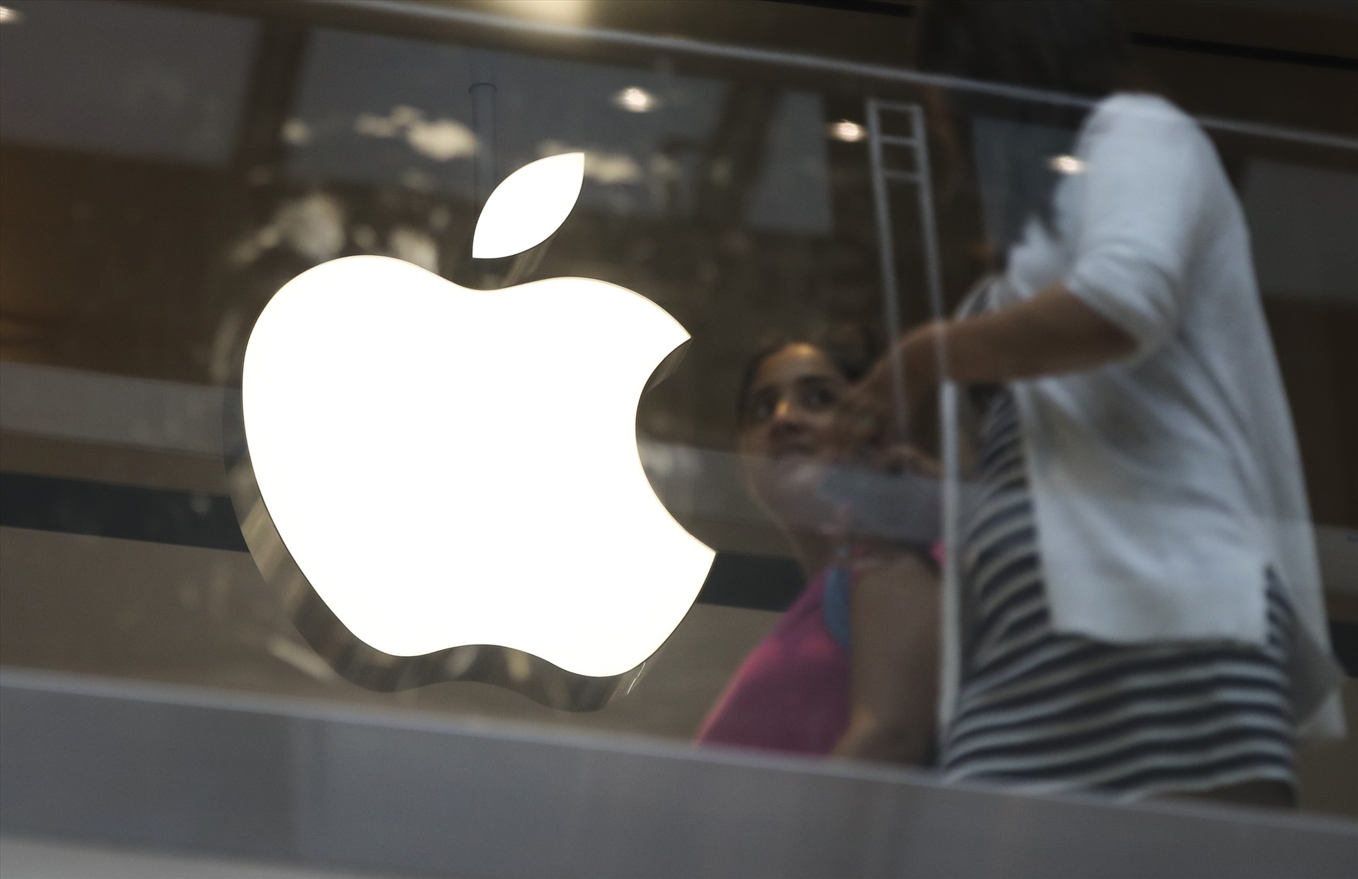 Apple là một trong số những doanh nghiệp công nghệ có giá cổ phiếu sụt giảm trên thị trường chứng khoán Mỹ. Ảnh: Xinhua