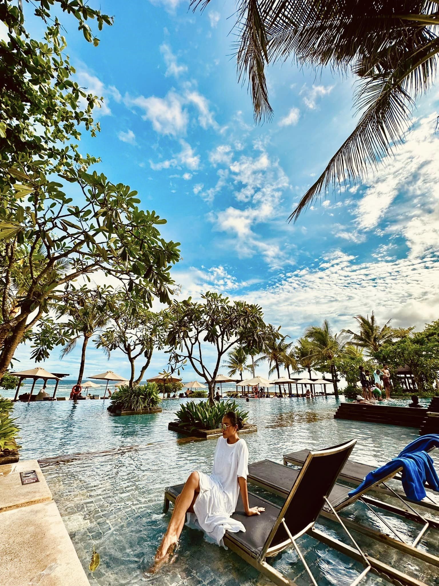 Nơi đây nổi tiếng là “thiên đường trên mặt đất” với khung cảnh thiên nhiên tuyệt đẹp với biển xanh, cát trắng dạt dào. Đặc biệt, khí hậu ở đây rất thuận lợi, phù hợp cho du khách tham quan, nghỉ dưỡng bất cứ mùa nào trong năm.