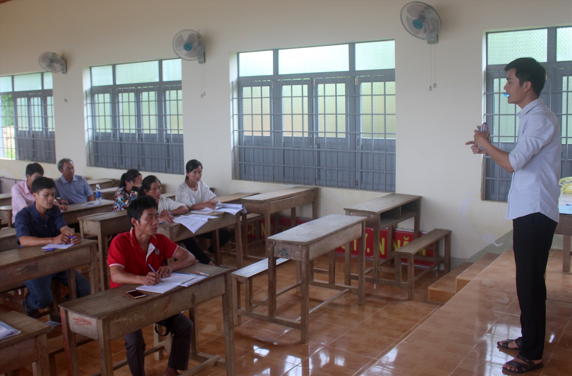 Người dân tham gia các khóa học đào tạo nghề do các trung tâm giáo dục nghề nghiệp trên địa bàn tỉnh Đắk Nông tổ chức. Ảnh: Văn Tâm