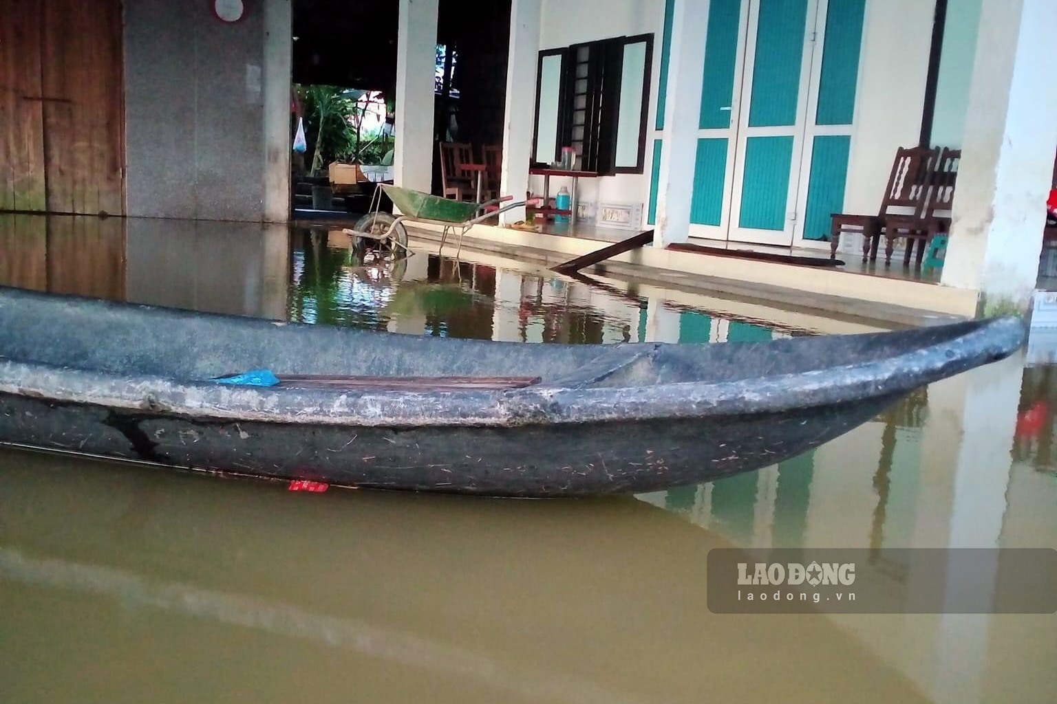 Dự án chưa triển khai, người dân trong khu vực bán ngập vẫn phải lao đao mỗi khi mưa lũ kéo đến. Ảnh: NVCC.