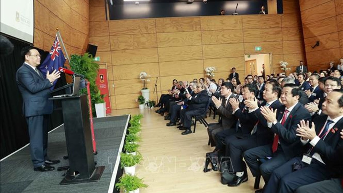 Chủ tịch Quốc hội Vương Đình Huệ phát biểu tại Diễn đàn hợp tác giáo dục Việt Nam - New Zealand. Ảnh: TTXVN