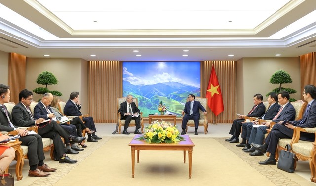 Thủ tướng Phạm Minh Chính đề nghị phía Mỹ trao đổi cụ thể với các cơ quan, đối tác phía Việt Nam để thảo luận, tiếp tục thúc đẩy các hoạt động hợp tác cụ thể. Ảnh: VGP