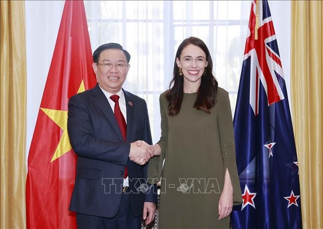 Chiều 6.12 theo giờ địa phương, tại thủ đô Wellington, Chủ tịch Quốc hội Vương Đình Huệ hội kiến Thủ tướng New Zealand Jacinda Ardern. Ảnh: TTXVN