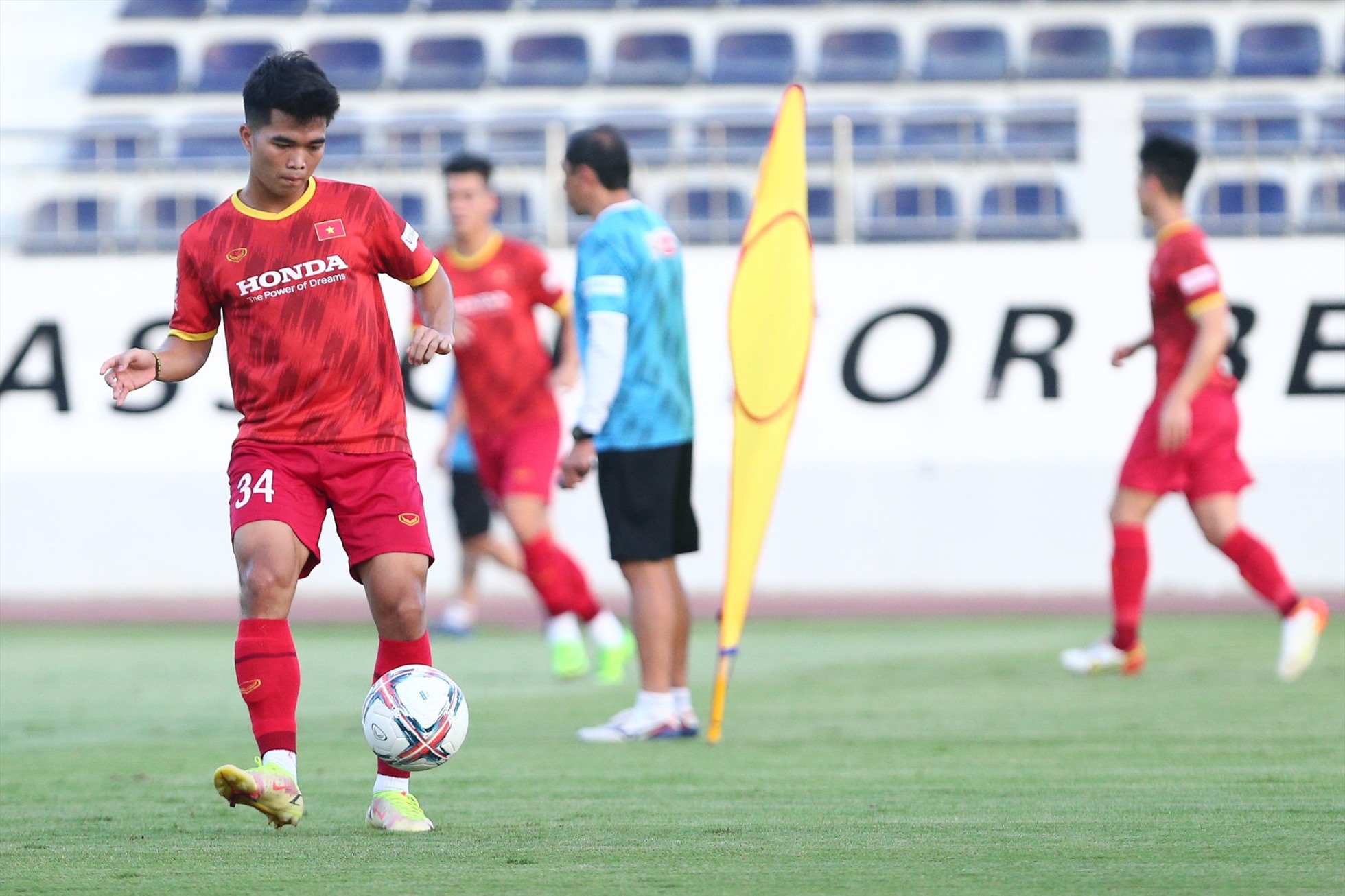 Ngày 14.12, đội tuyển Việt Nam thi đấu giao hữu với Philippines trên sân vận động Hàng Đẫy. Đây là trận đấu tập dượt cuối cùng của thầy trò huấn luyện viên Park Hang-seo trước khi bước vào AFF Cup 2022.