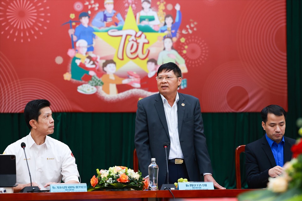 Phó Chủ tịch Tổng Liên đoàn Lao động Việt Nam Phan Văn Anh chia sẻ Chương trình chăm lo Tết là một trong những giải pháp để tháo gỡ khó khăn của cho người lao động.