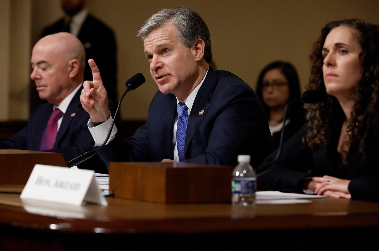 Giám đốc Cục Điều tra Liên bang Mỹ (FBI) Christopher Wray nói với các nhà lập pháp hôm 15.11 rằng, ông “cực kỳ lo ngại” về hoạt động của TikTok tại Mỹ. Ảnh: AFP